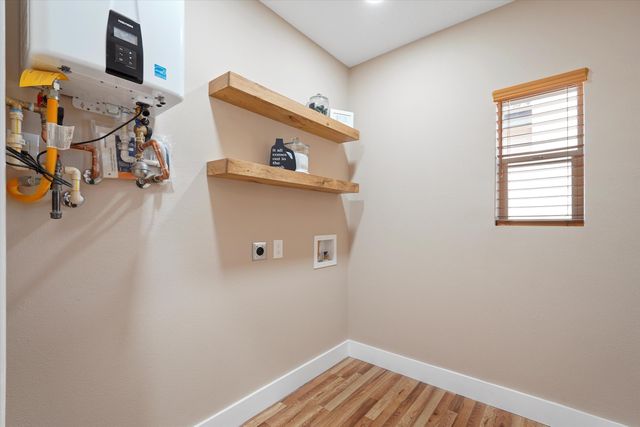 2615 Vista Larga Avenue NE, Albuquerque, NM 87106