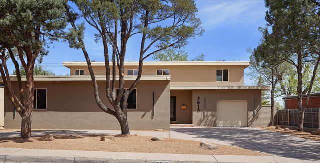 2615 Vista Larga Avenue NE, Albuquerque, NM 87106