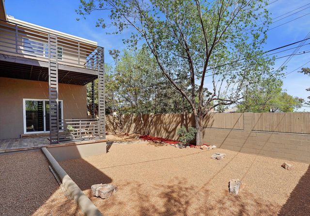 2615 Vista Larga Avenue NE, Albuquerque, NM 87106