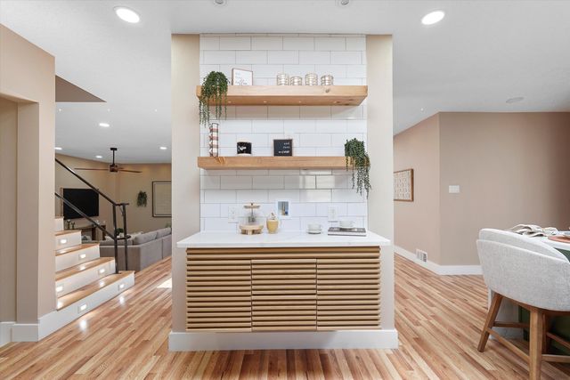 2615 Vista Larga Avenue NE, Albuquerque, NM 87106