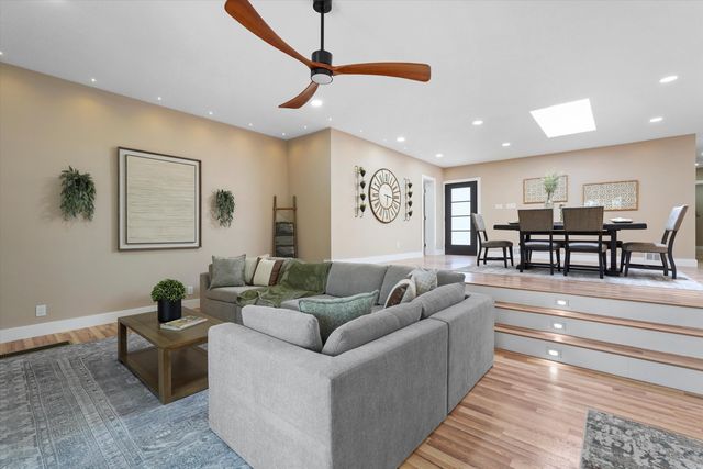 2615 Vista Larga Avenue NE, Albuquerque, NM 87106