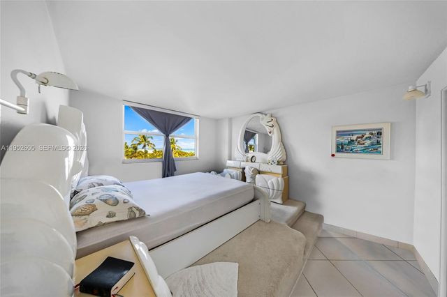 465 Ocean Dr 419, Miami Beach, FL 33139