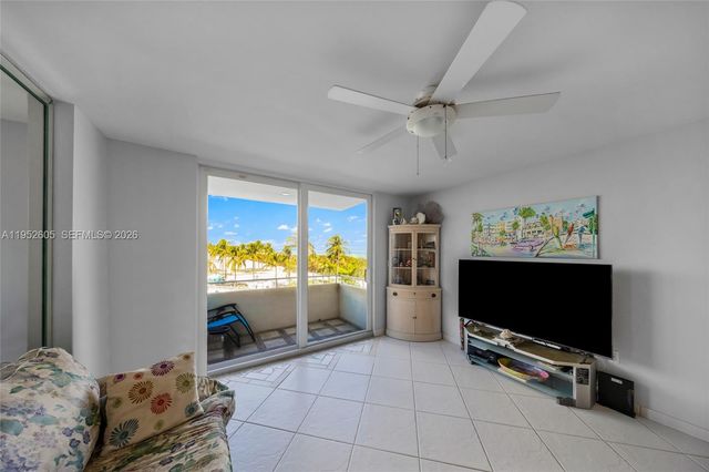 465 Ocean Dr 419, Miami Beach, FL 33139