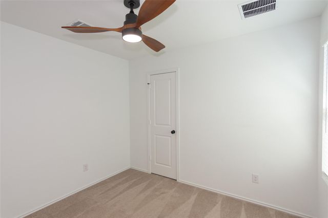548 Rancho Del Cielo LOOP, Jarrell, TX 76537