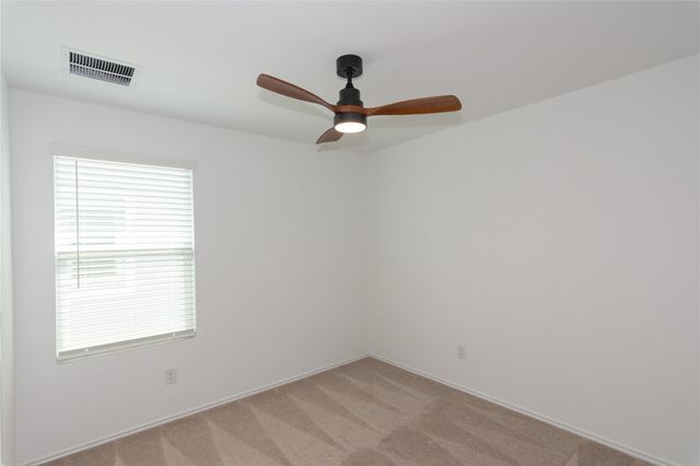 548 Rancho Del Cielo LOOP, Jarrell, TX 76537