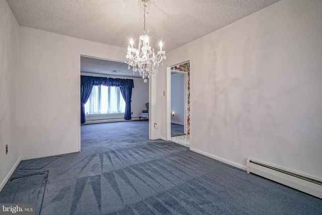 430 OAK AVE, Blackwood, NJ 08012