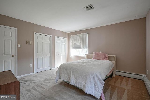 430 OAK AVE, Blackwood, NJ 08012