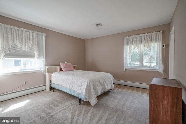 430 OAK AVE, Blackwood, NJ 08012