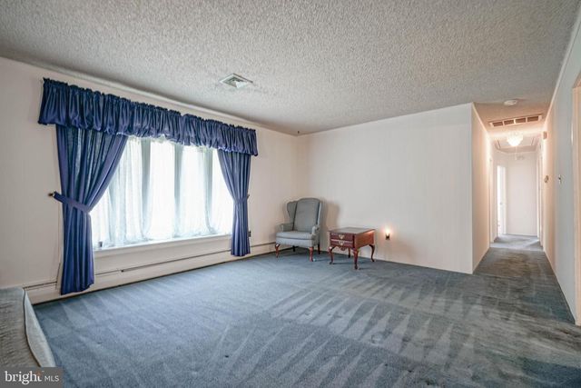 430 OAK AVE, Blackwood, NJ 08012
