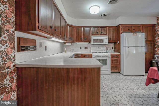 430 OAK AVE, Blackwood, NJ 08012