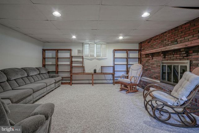 430 OAK AVE, Blackwood, NJ 08012