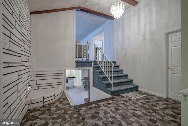 430 OAK AVE, Blackwood, NJ 08012
