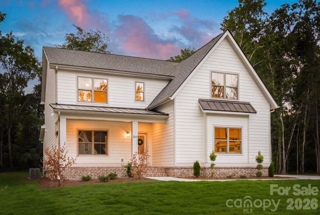 2315 Chateau Court, Matthews, NC 28105