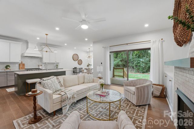 2315 Chateau Court, Matthews, NC 28105