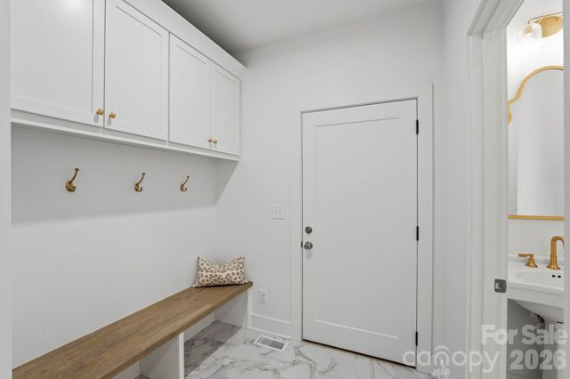 2315 Chateau Court, Matthews, NC 28105