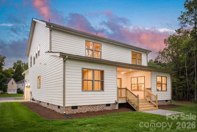 2315 Chateau Court, Matthews, NC 28105