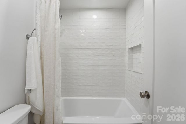 2315 Chateau Court, Matthews, NC 28105