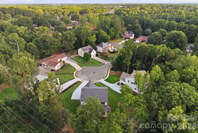 2315 Chateau Court, Matthews, NC 28105