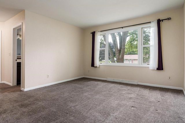 2066 S Masters Street, Beloit, WI 53511