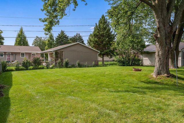 2066 S Masters Street, Beloit, WI 53511