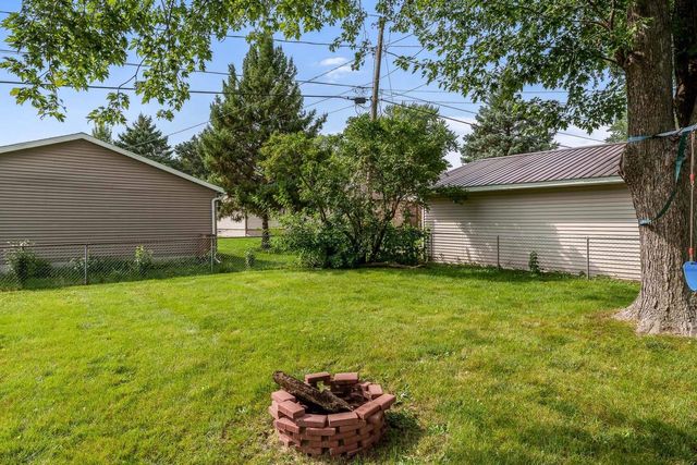 2066 S Masters Street, Beloit, WI 53511