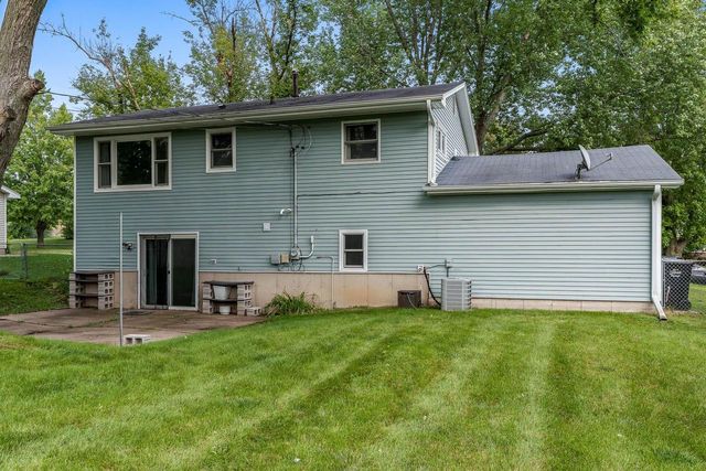 2066 S Masters Street, Beloit, WI 53511