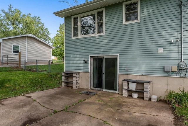 2066 S Masters Street, Beloit, WI 53511