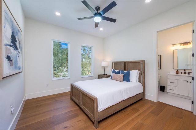 2420 FLOYD STREET, Sarasota, FL 34239