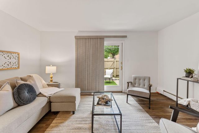 106 Tarryton Court E, Columbus, OH 43228