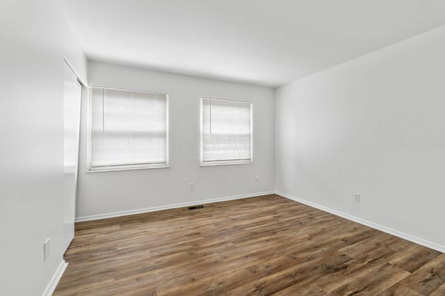 106 Tarryton Court E, Columbus, OH 43228