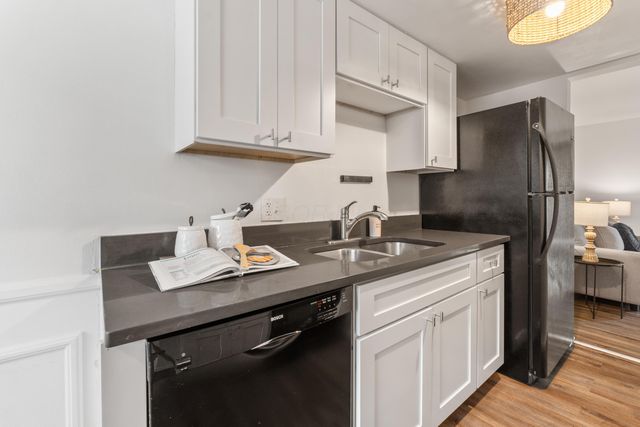 106 Tarryton Court E, Columbus, OH 43228