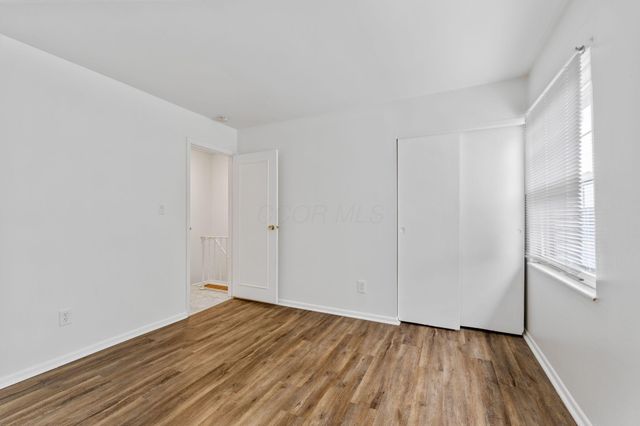 106 Tarryton Court E, Columbus, OH 43228