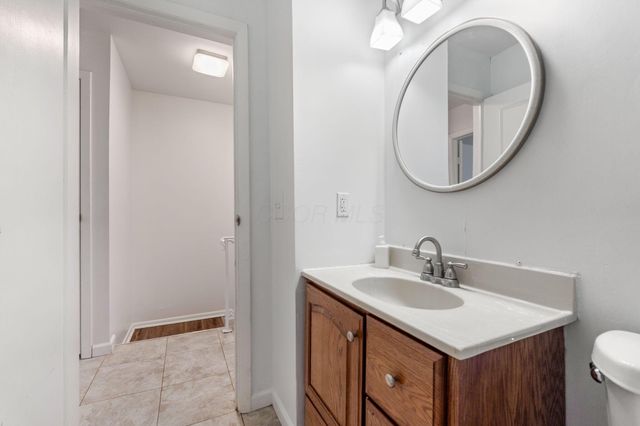 106 Tarryton Court E, Columbus, OH 43228