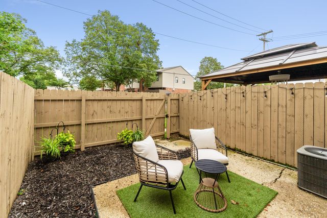 106 Tarryton Court E, Columbus, OH 43228