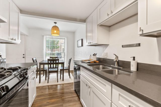 106 Tarryton Court E, Columbus, OH 43228