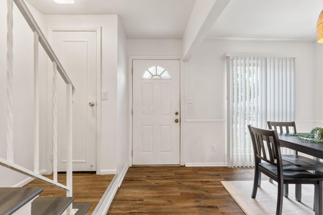 106 Tarryton Court E, Columbus, OH 43228