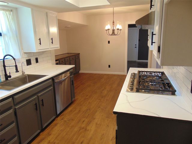 9 Whispering Lane, Hickory Creek, TX 75065