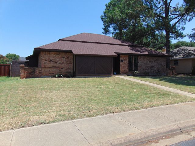 9 Whispering Lane, Hickory Creek, TX 75065