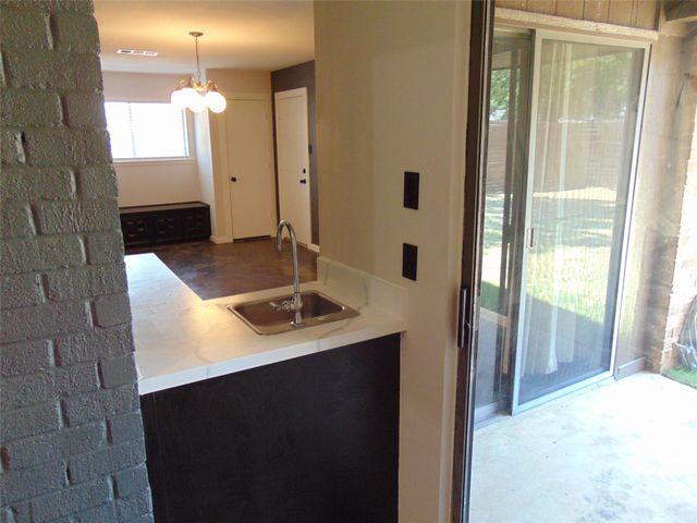 9 Whispering Lane, Hickory Creek, TX 75065