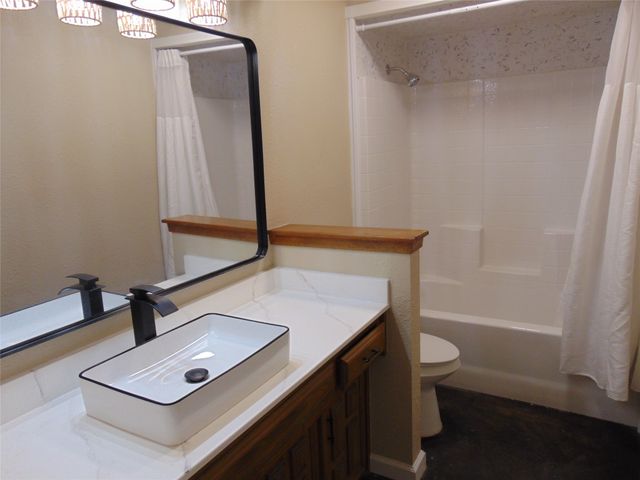 9 Whispering Lane, Hickory Creek, TX 75065