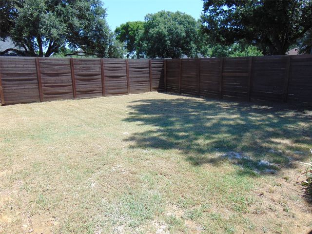9 Whispering Lane, Hickory Creek, TX 75065