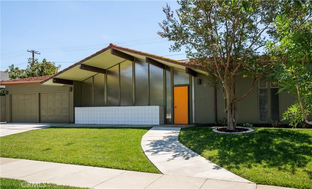 626 E Palmdale, Orange, CA 92865