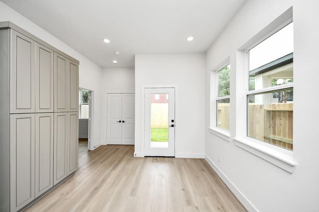 4338 Avron Drive B, Stafford, TX 77477