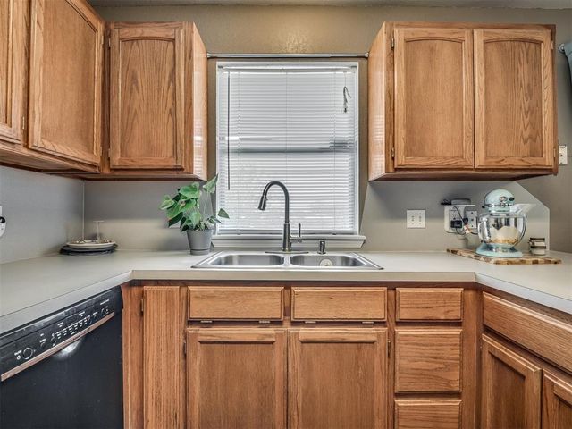 708 Peppertree Court, Norman, OK 73071