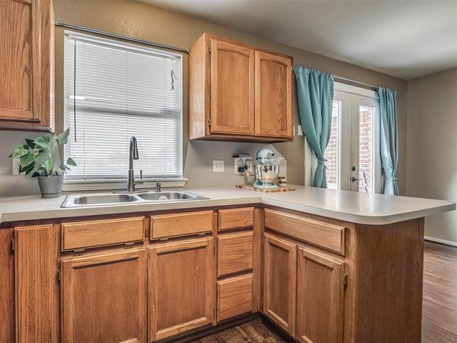 708 Peppertree Court, Norman, OK 73071