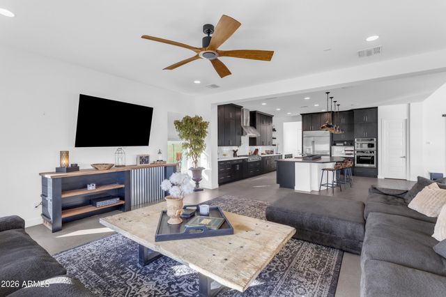 10545 E THORITE Avenue, Mesa, AZ 85212