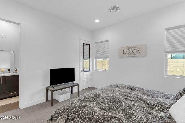 10545 E THORITE Avenue, Mesa, AZ 85212