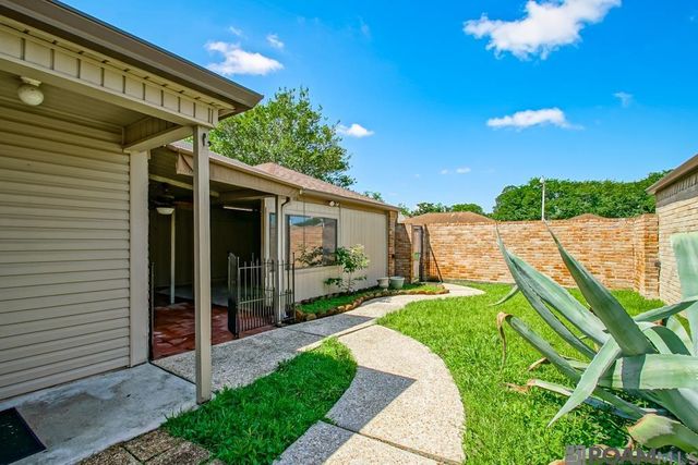 2331 Torrey Pine Dr, Baton Rouge, LA 70816