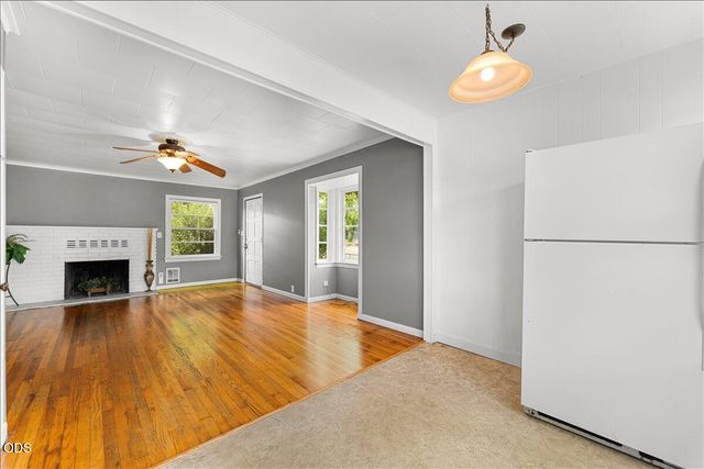 214 N Columbus Avenue, Medford, OR 97501