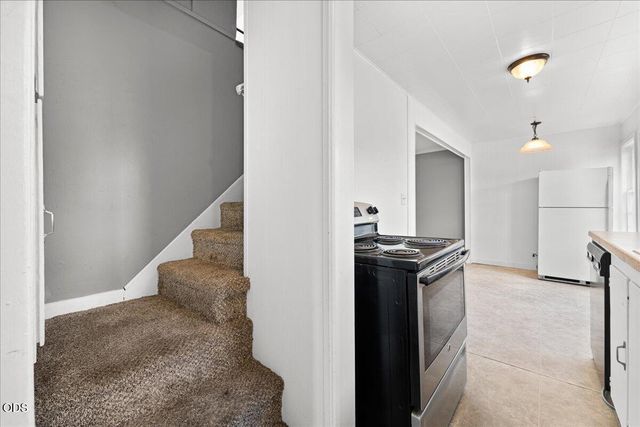 214 N Columbus Avenue, Medford, OR 97501